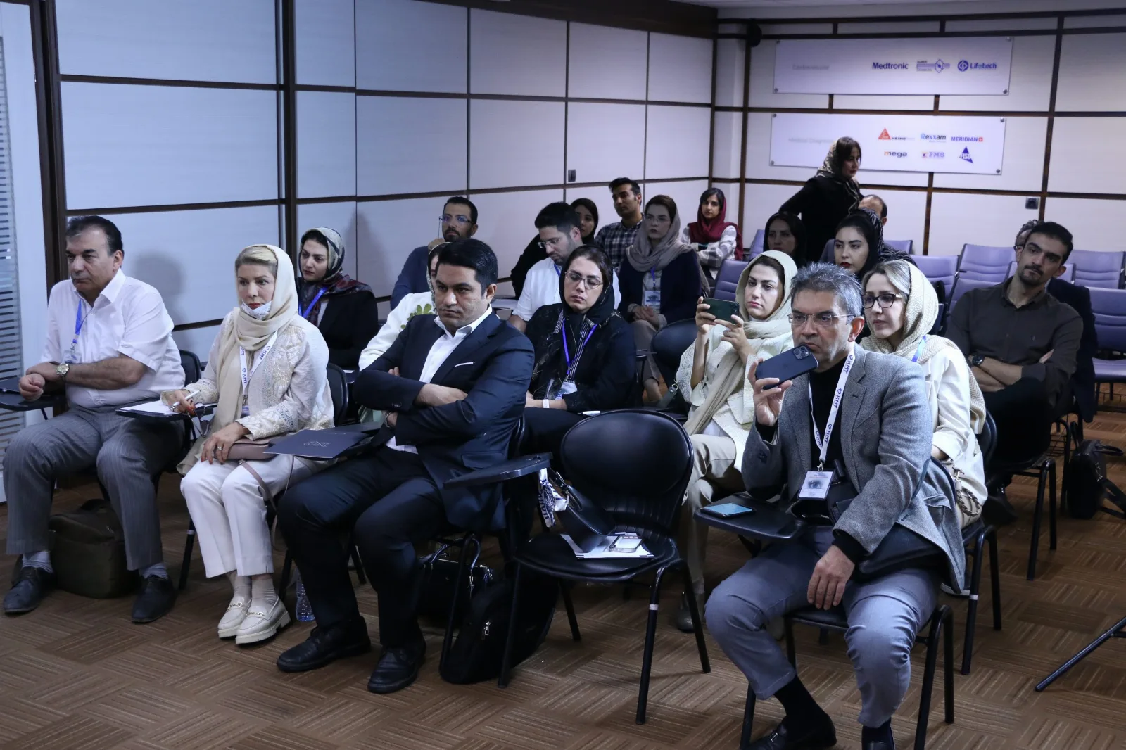 بیستمین کارگاه سالیانه تئوری و عملی روش های غیرجراحی جوانسازی صورت